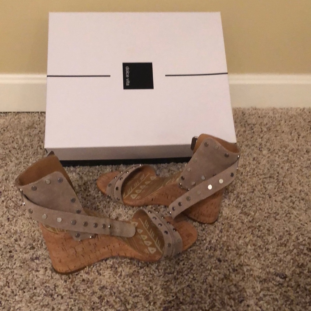 Wedge sandals